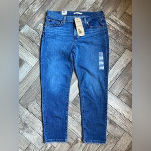 Levi’s women’s jeans size 12, W 31 L 27. NWT